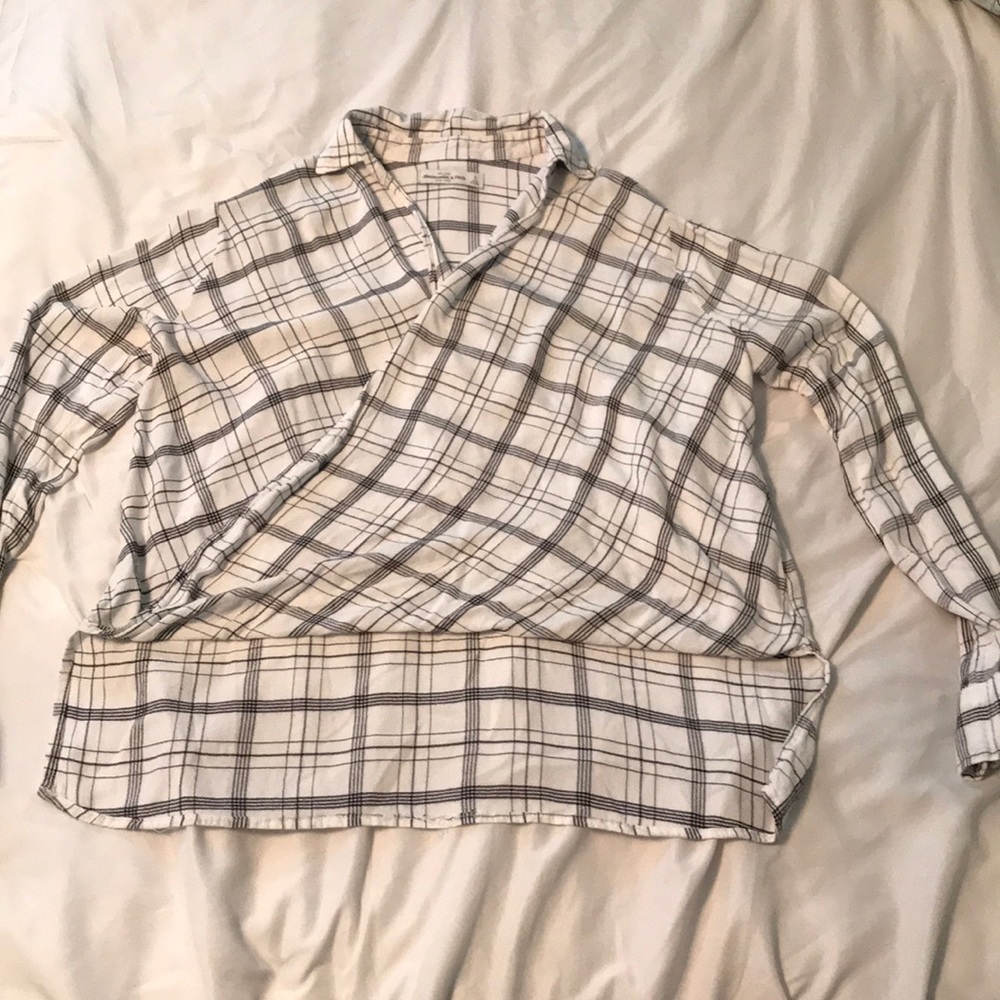 White and black plaid Abercrombie& Fitch top